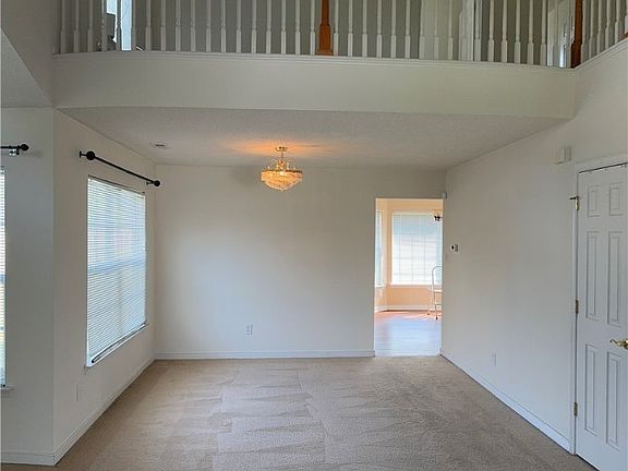 3rd image of 3806 Jamestown Dr