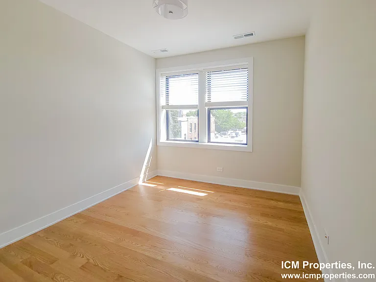 4405 N Seeley Ave #3 — Photo 3