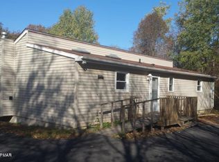 10 Lackawanna Trl, Albrightsville, PA 18210