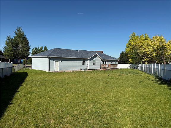 4th image of 1328 Alpine Dr