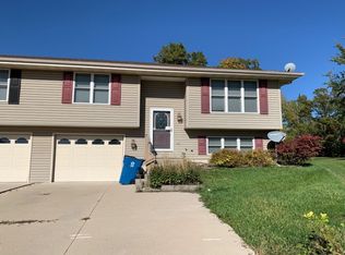 114 Woodview Ln, Marseilles, IL 61341