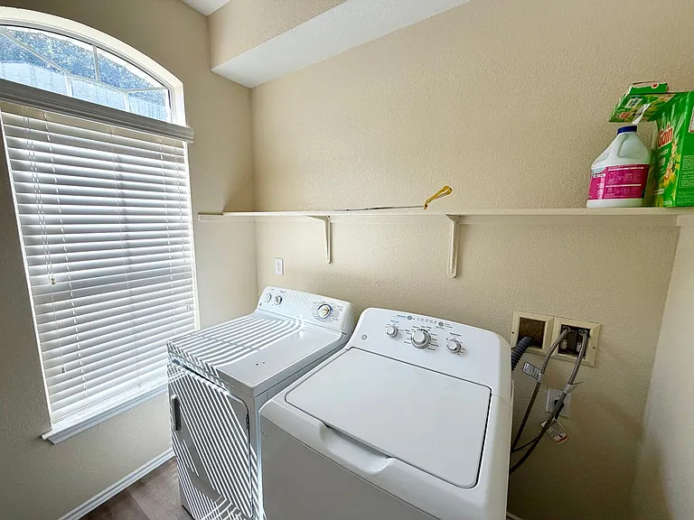 6404 Mundo Dr — Photo 14
