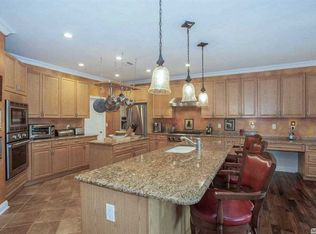 49 Hamlet Dr, Mount Sinai, NY 11766