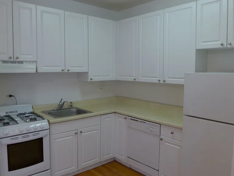 Lamon Courts Apartments — Photo 20