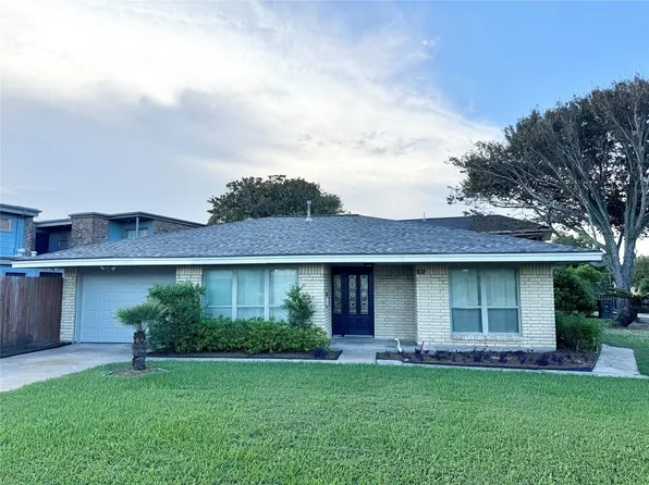 102 Mechanic St, Galveston, TX 77550