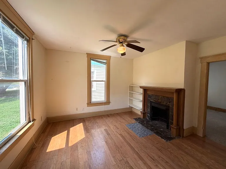 758 S Delaware Ave — Photo 7