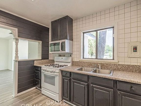 5th image of 1024 W Newgrove St #1024