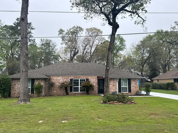 149 Champion Ln, Conroe, TX 77304