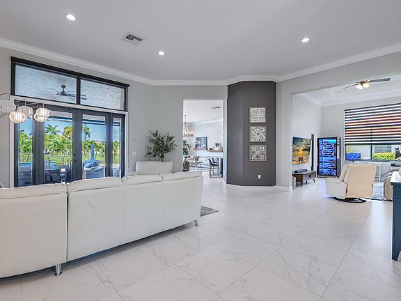 5th image of 4377 SW 140th Avenue
