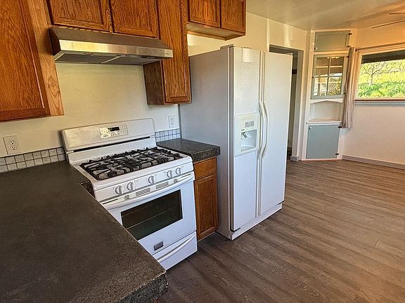 4th image of 2831 Dyer Ave #A