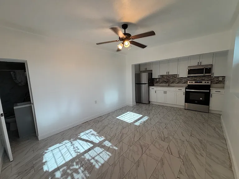 7840 NW 5th Ave — Photo 5