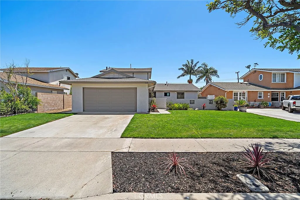 4 bed, 2.5 bath, 1875 sqft, $4,999 — Photo 1