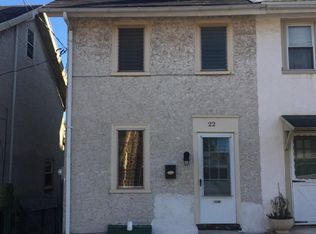 22 Hall St, Phoenixville, PA 19460