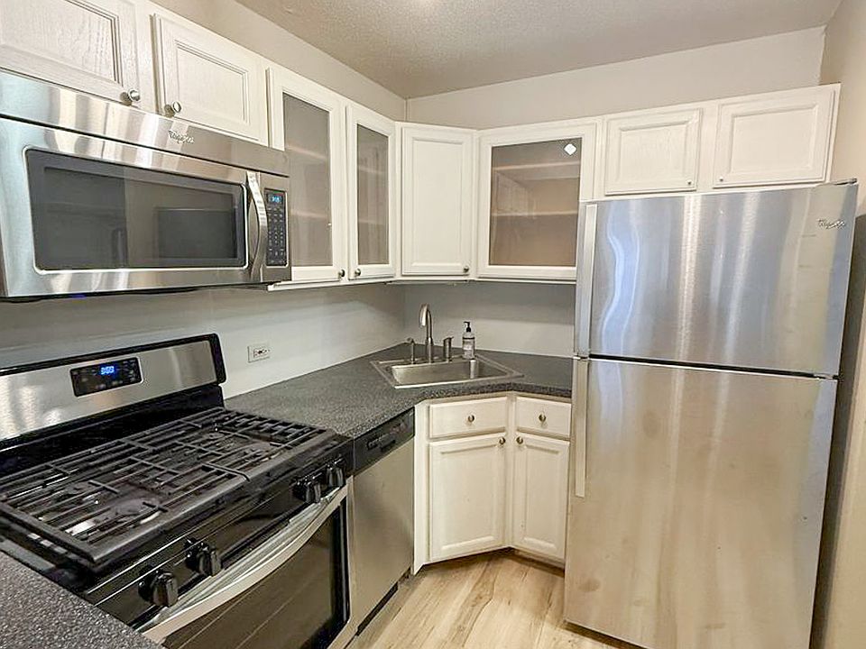 1st image of 230 E Ontario St APT 1403