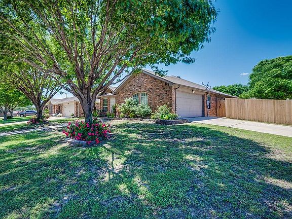 5th image of 605 Ember Ln