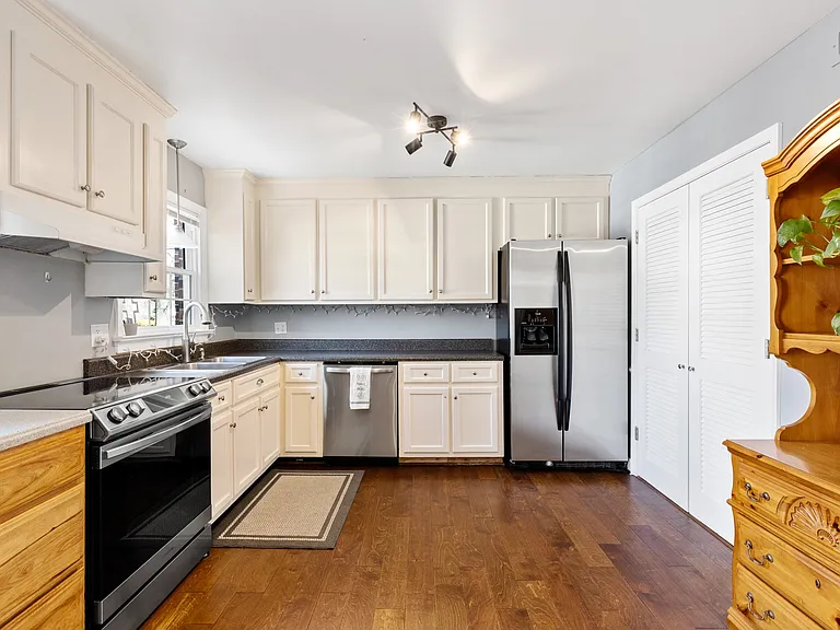 2248 Brightmoor Ct — Photo 18