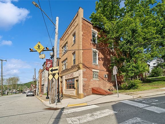 2nd image of 620 Broadway Blvd