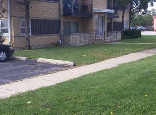 9243 W Cermak Rd, North Riverside, IL 60546