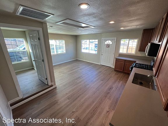 4th image of 8959 Hillrose St