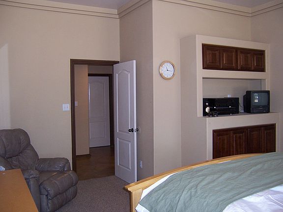 5th image of 3853 Willow Glen Dr