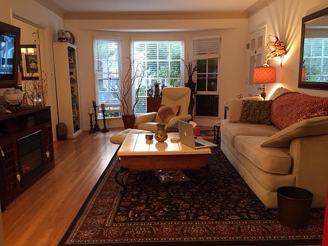 2nd image of 1062 Carmona Ave