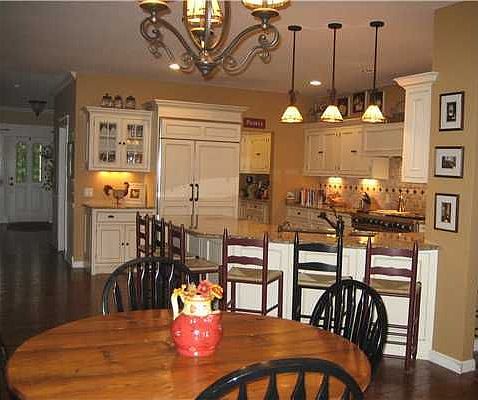 4th image of 467 Westmoreland Ln