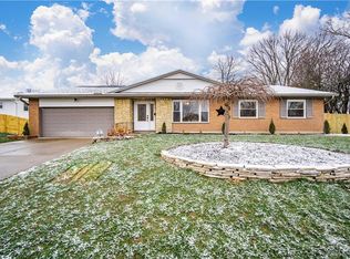 925 Twin Oaks Dr, Dayton, OH 45431