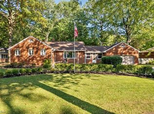 4029 Canterbury Rd, North Olmsted, OH