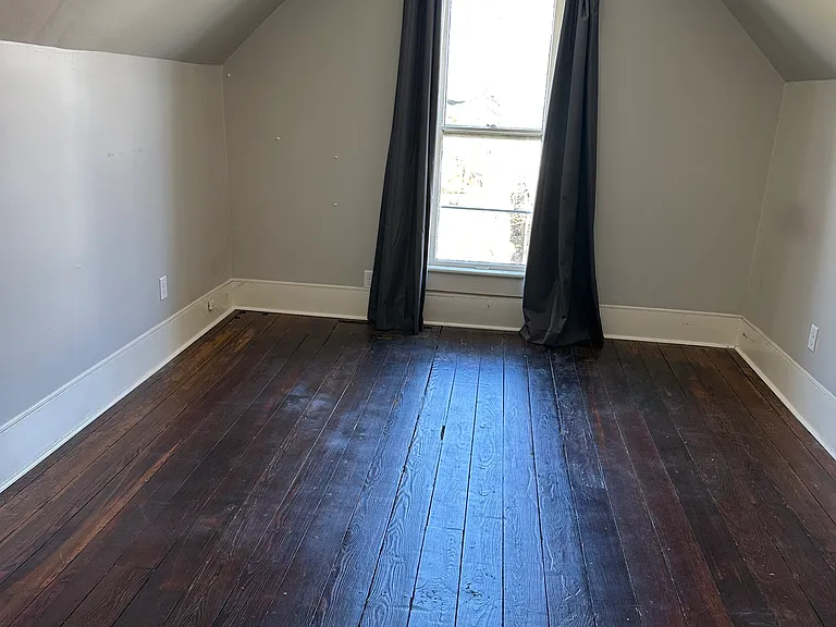 637 Cherry St — Photo 13