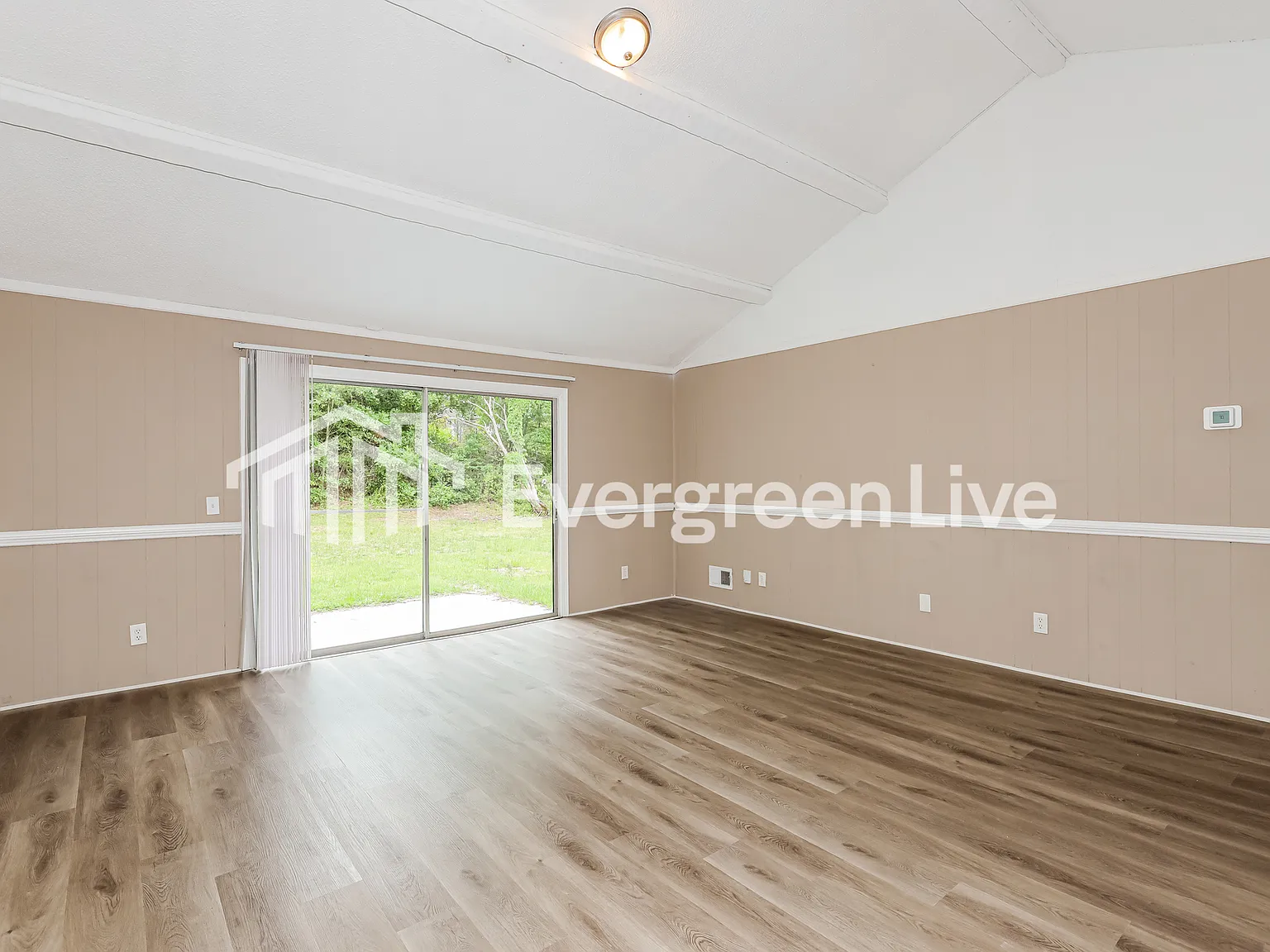 3 bed, 2.0 bath, 1339 sqft, $1,345 — Photo 2