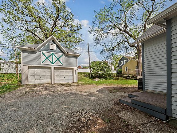 4th image of 819 S Cedar Ave