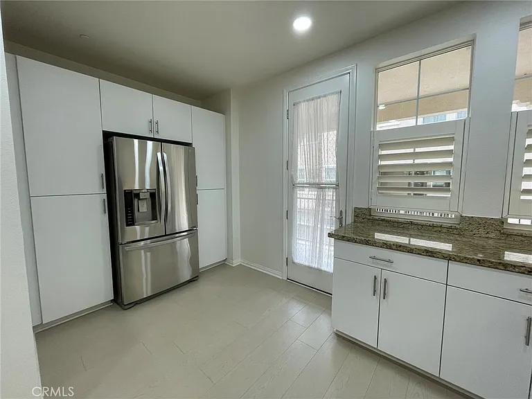 810 E Promenade #C — Photo 15