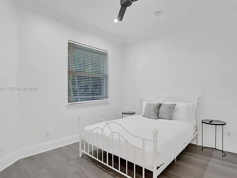 1207 SW 21st St — Photo 53