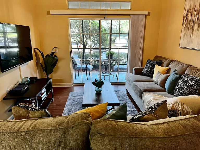 Tuscana Ln — Photo 15