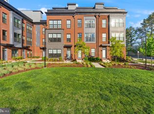 11258 Faraday Park Dr, Reston, VA 20190
