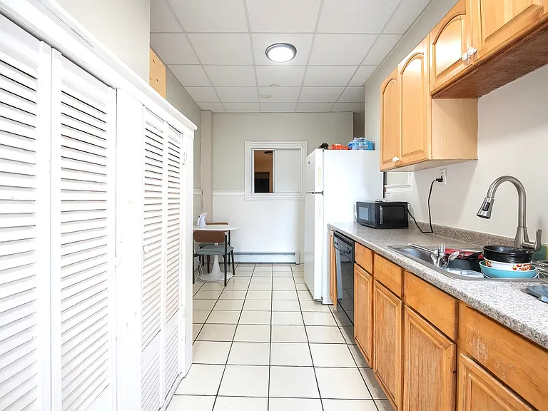 5-7 Linden St #1 — Photo 7