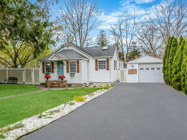 60 Lynbrook Drive, Sound Beach, NY 11789