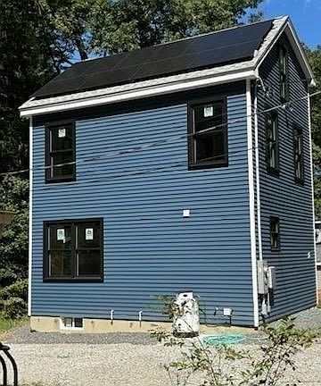 3rd image of 17 Charlestown Pl