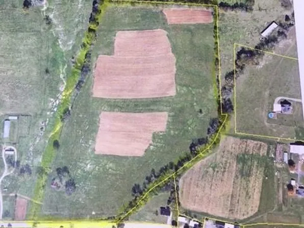 133 Kempville Hwy, Pleasant Shade, TN 37145