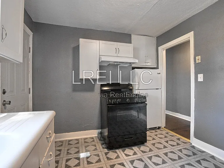 1443 S 32nd St #2 — Photo 4