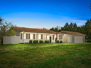 1925 Palmyra Rd, Palmyra, TN 37142