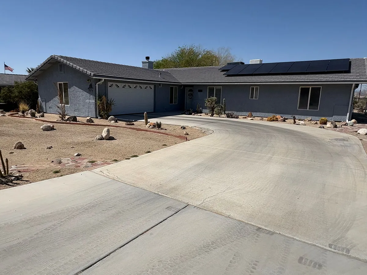 Building Photo - 74404 Pinon Dr