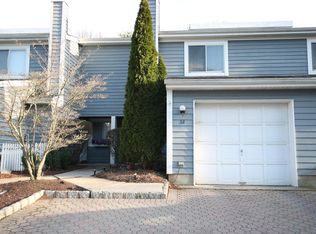 38 Rambling Meadow Ct, Eatontown, NJ 07724