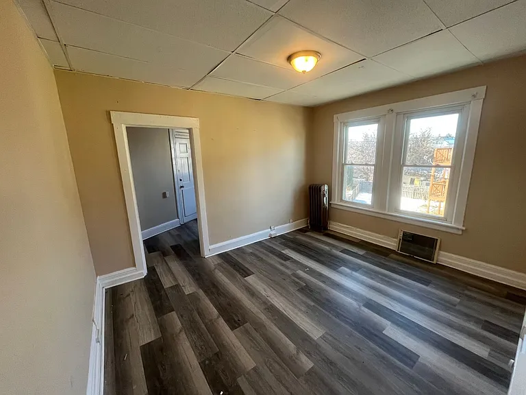 400-402 Mitchell Avenue — Photo 10