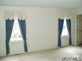94 Seneca Ln, Parkersburg, WV 26104