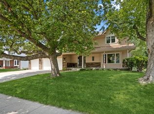 4805 Elm St, West Des Moines, IA 50265