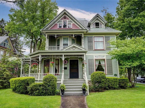 294 N Main St, Canandaigua, NY 14424