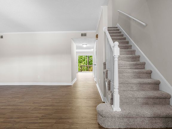 4th image of 157 Jefferson Pl