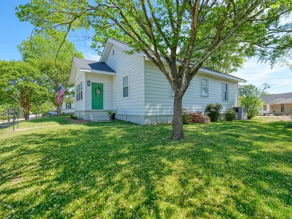 12 Lawrence St, Lyman, SC 29365