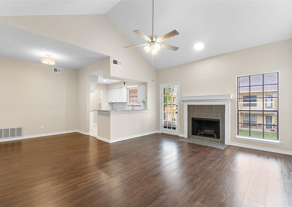 1st image of 3120 Devonshire Dr APT 226